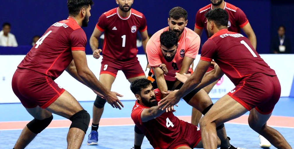 ২২.৪ পয়েন্টের ব্যবধান: আমদাবাদের প্রথম দিন কাবাডির আসল প্রশ্নটা কোথায় লুকিয়ে রাখল
