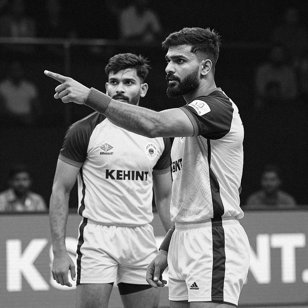 আহমেদাবাদের মঞ্চ, পুরোনো প্রশ্ন: ভারতের 'শক্তিশালী দল' কি সত্যিই শক্তিশালী?